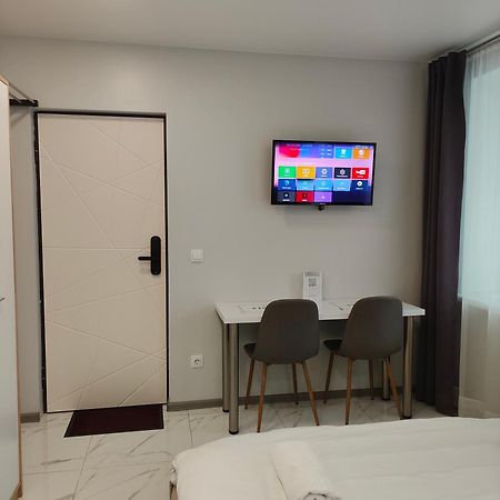 Pure Apartments Vip 2 Lviv Buitenkant foto